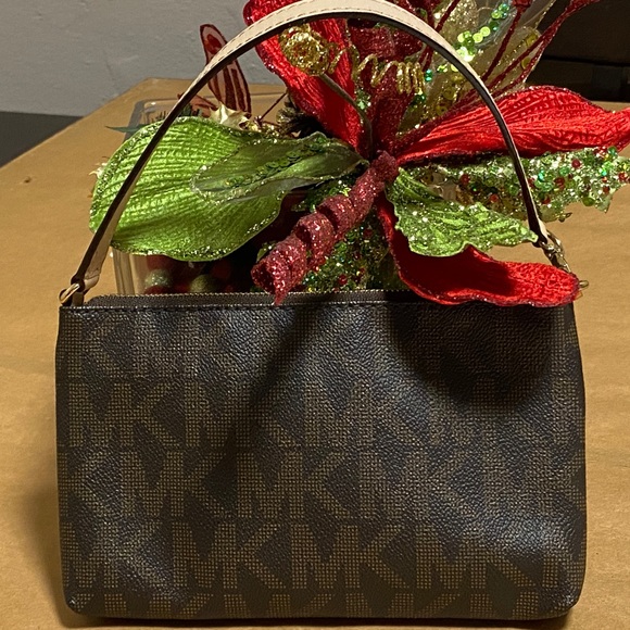 Michael Michael Kors👑Small Purse - Picture 9 of 11